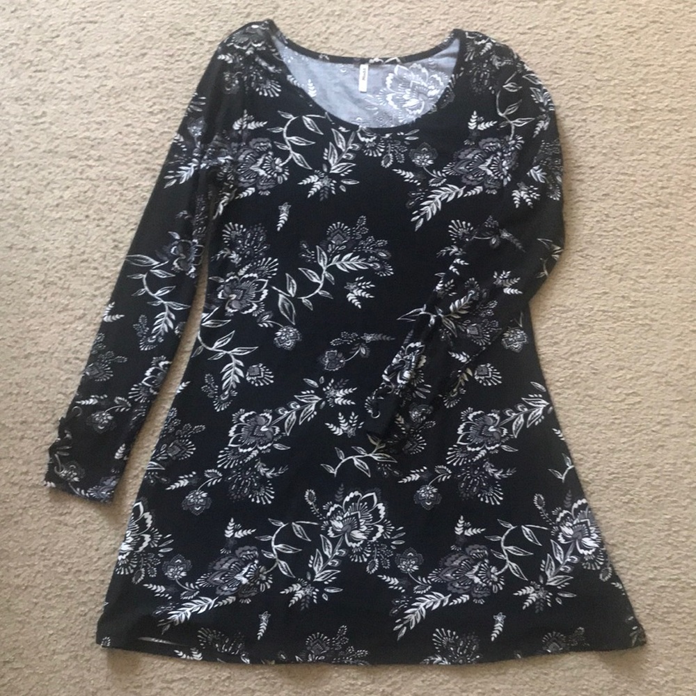 Mudd long sleeved dress